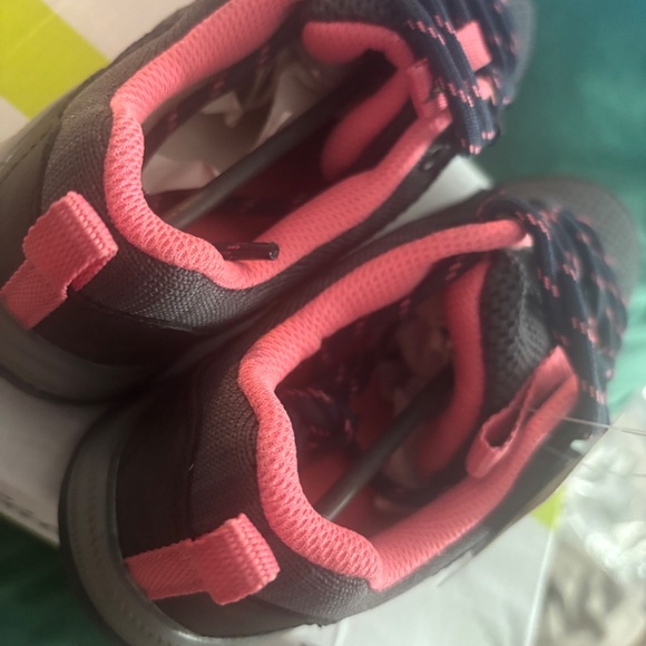 Eddie Bauer Thielsen Trail Tennis Shoes, Size 5.5 NEW - Picture 4 of 5